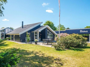 6 person holiday home in Ulfborg